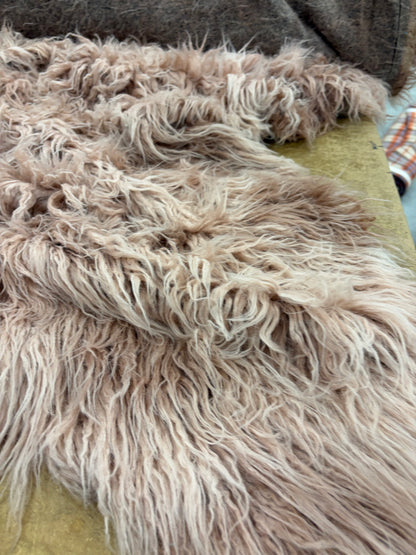 XENA 025 dusty pink hairy fabric with parts for armholes