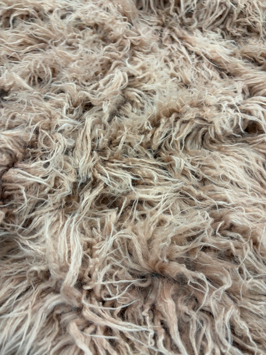 XENA 025 dusty pink hairy fabric with parts for armholes