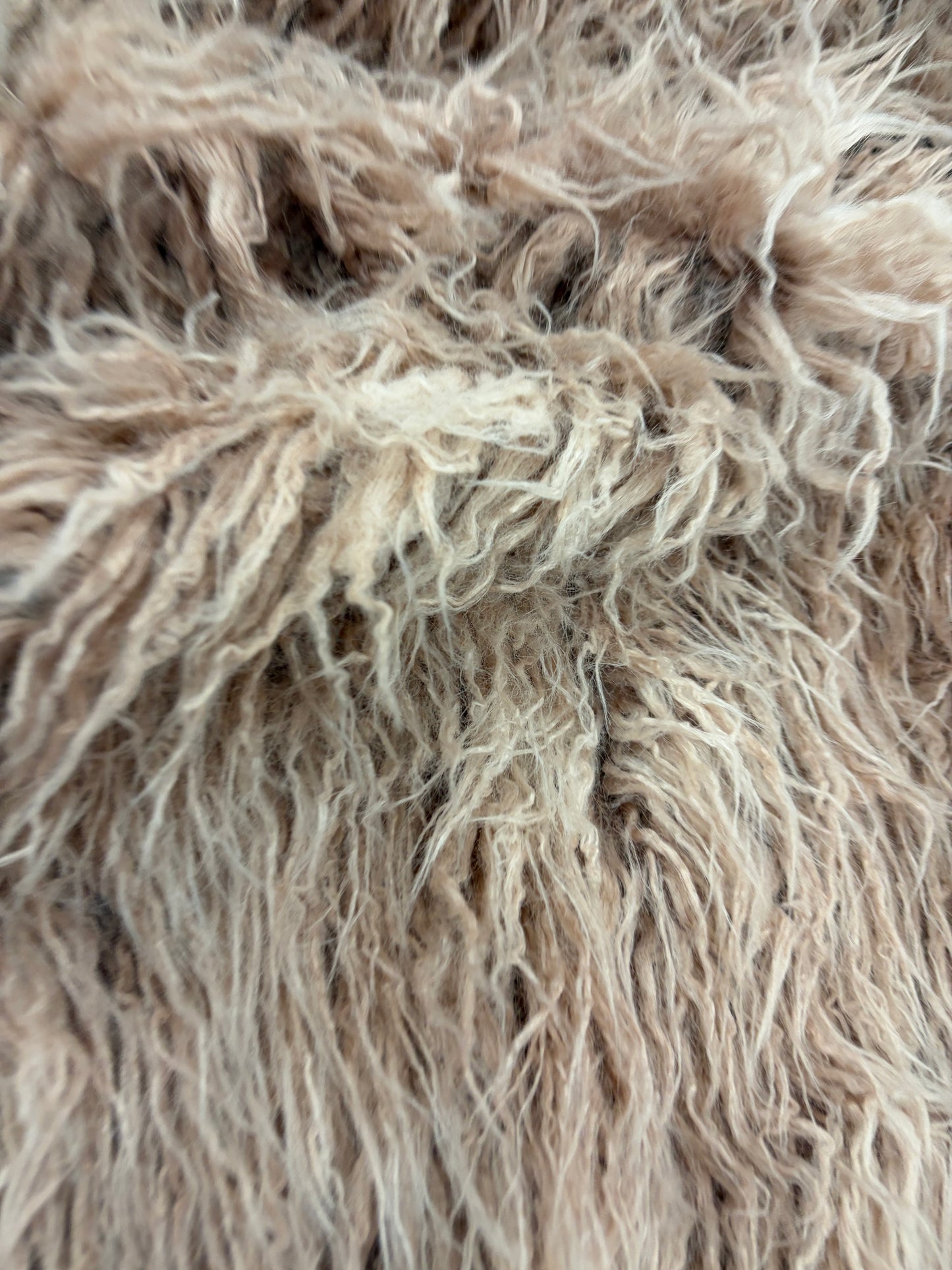 XENA 025 dusty pink hairy fabric with parts for armholes