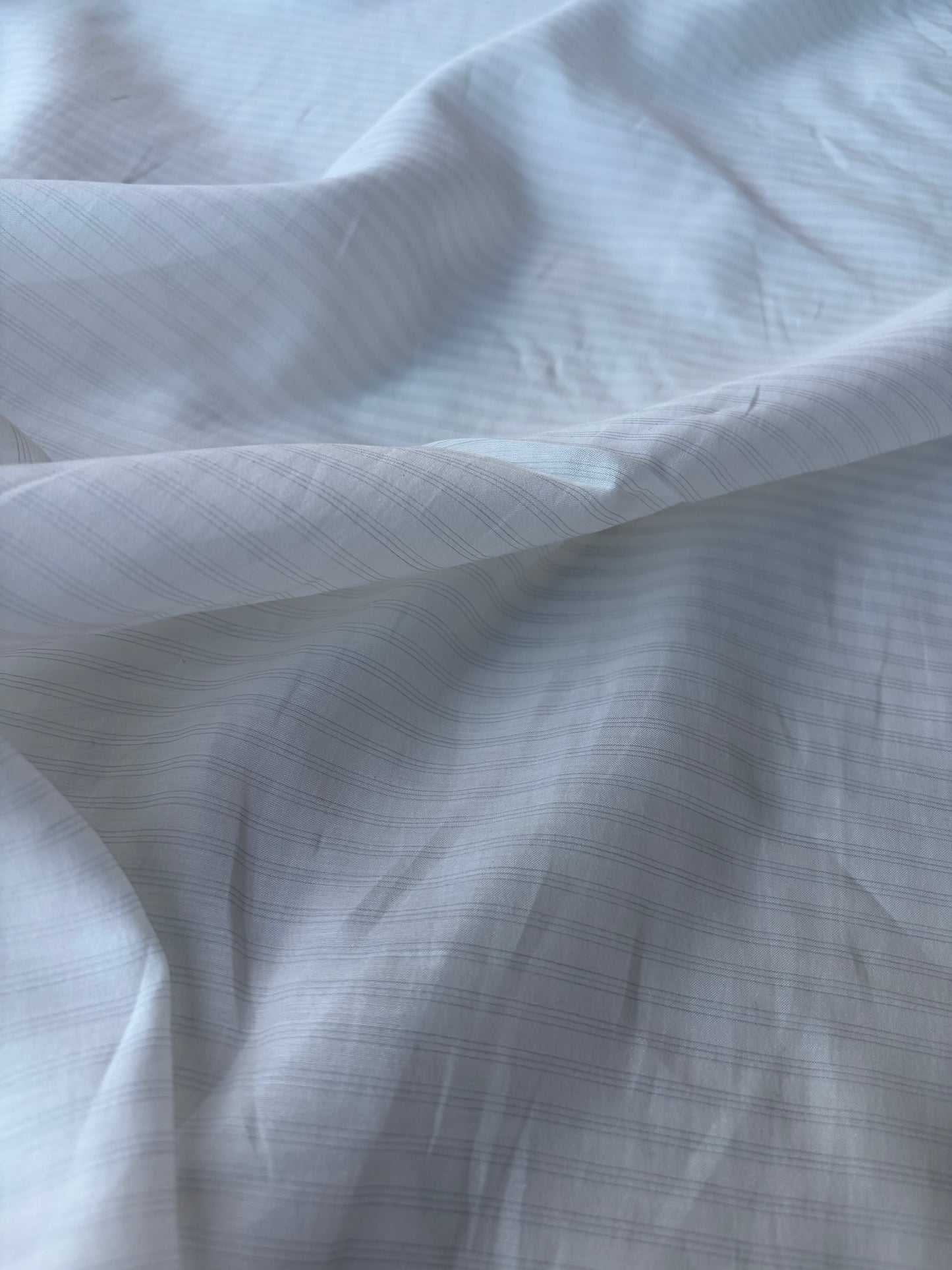 MIA 006 white transparent viscose/silk stripes