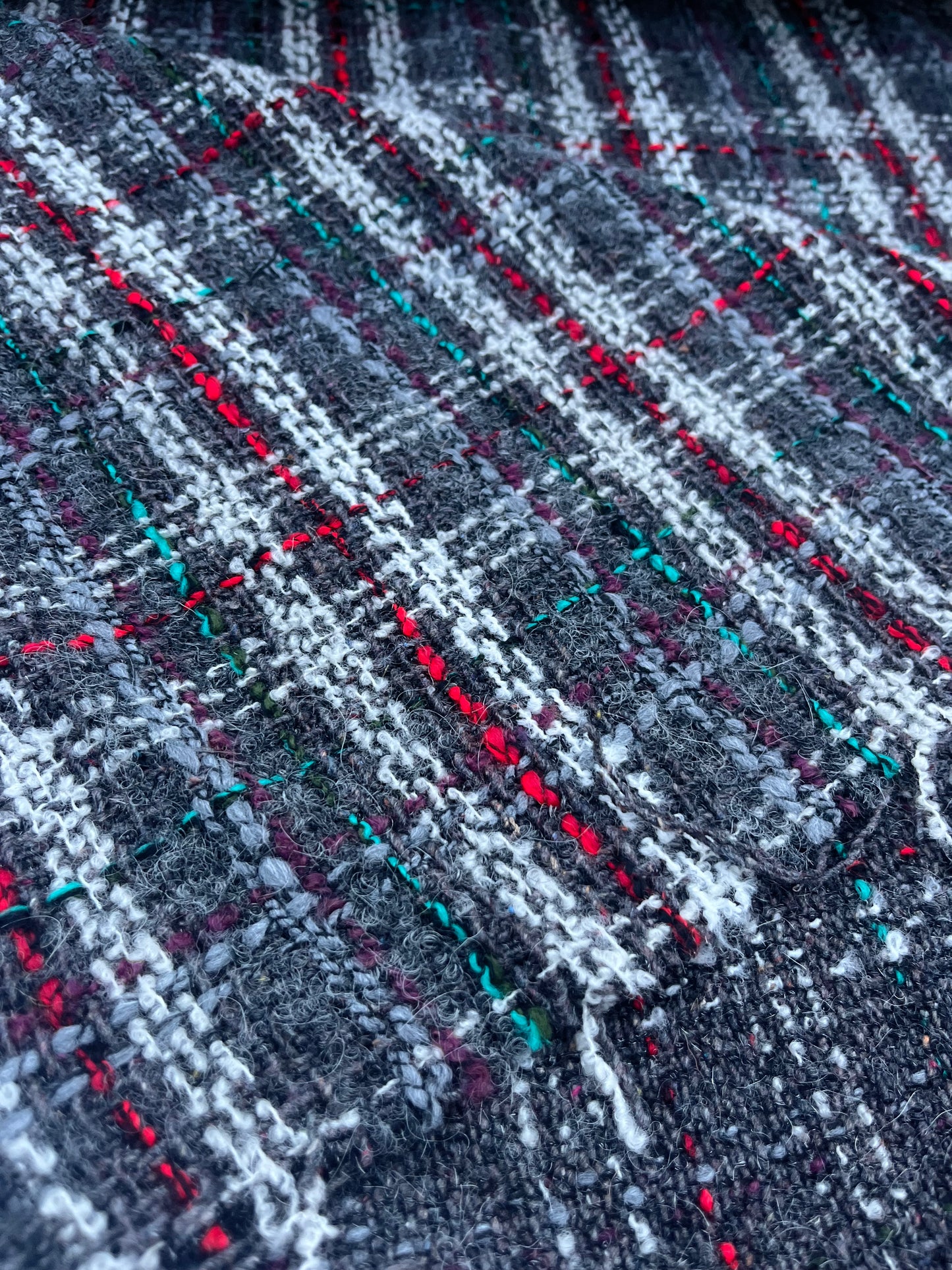 GINA 005 Heavy wool tweed Chanel style grey/green/red