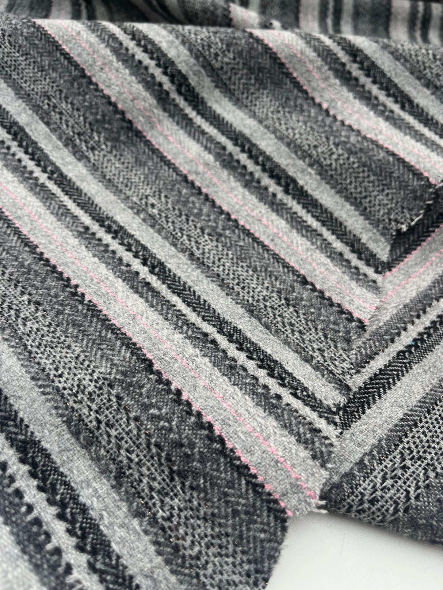 GINA 009 Heavy wool  stripe Grey /black