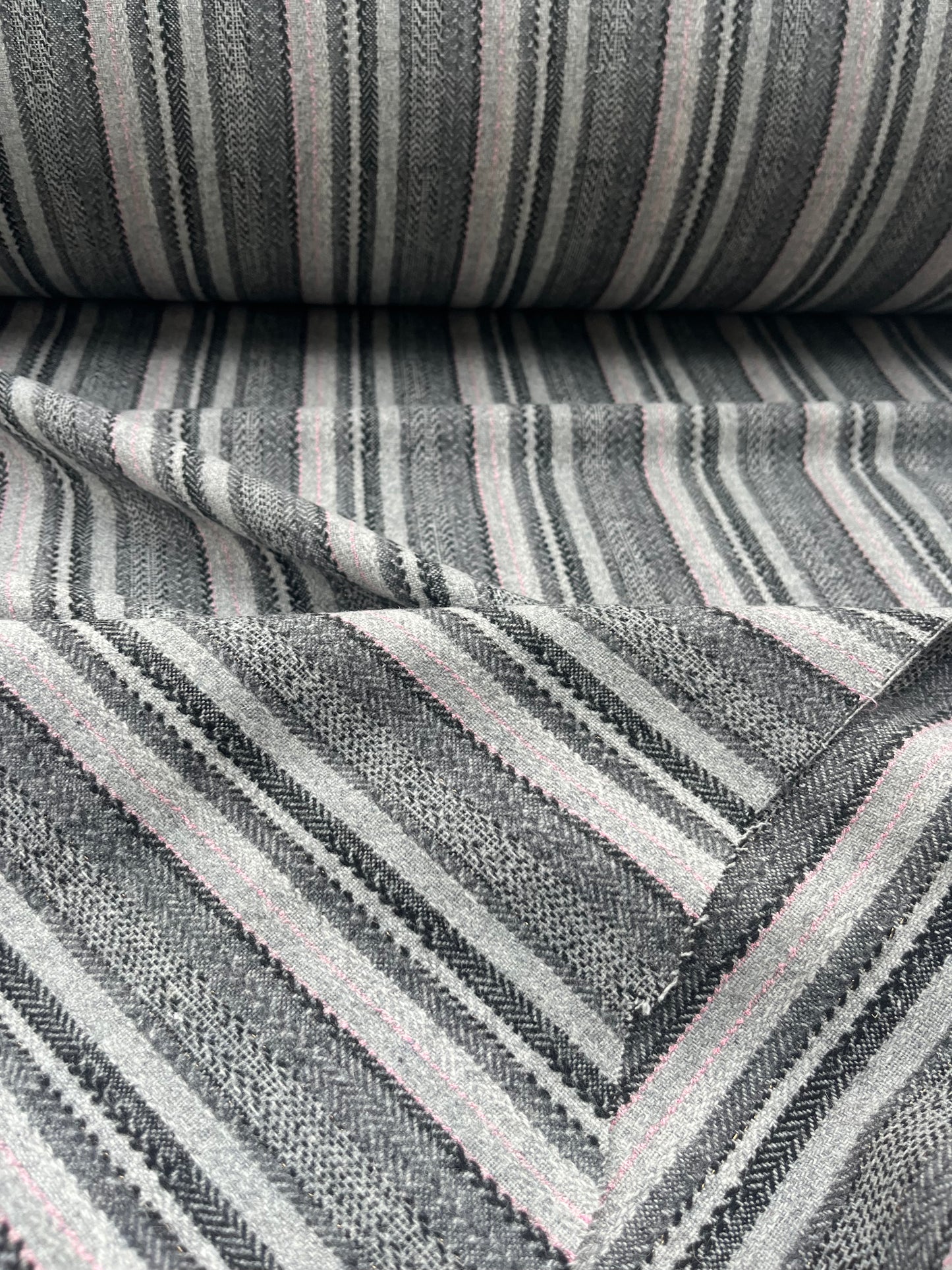 GINA 009 Heavy wool  stripe Grey /black
