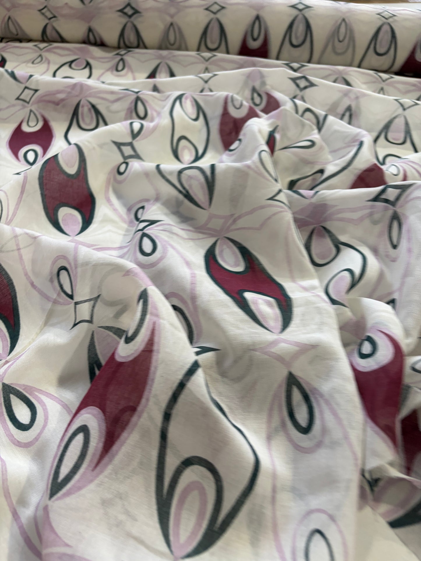ERICA 049 cotton gaze print burgundy/lilac