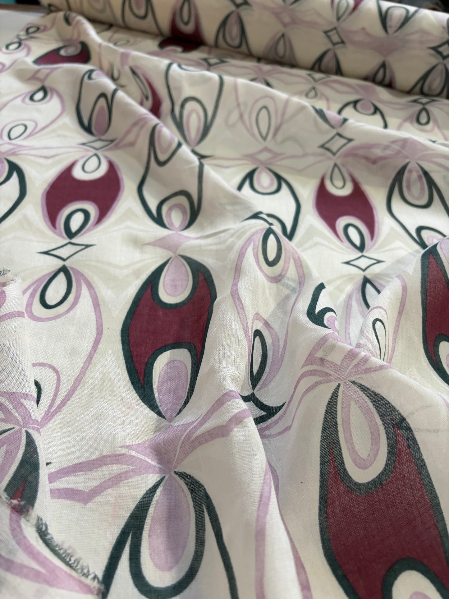 ERICA 049 cotton gaze print burgundy/lilac