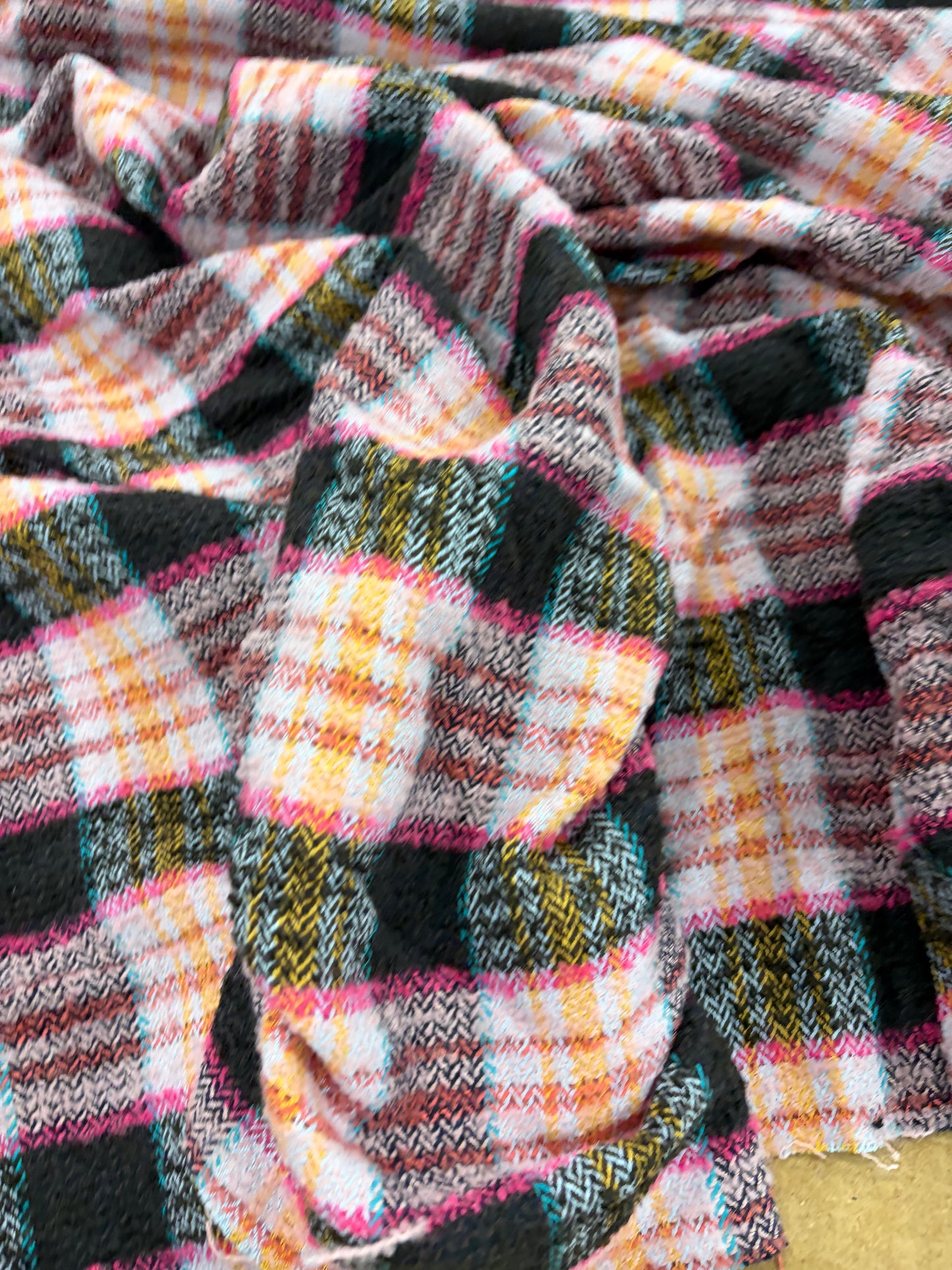EDDY 015 checkered shetland wool tweed