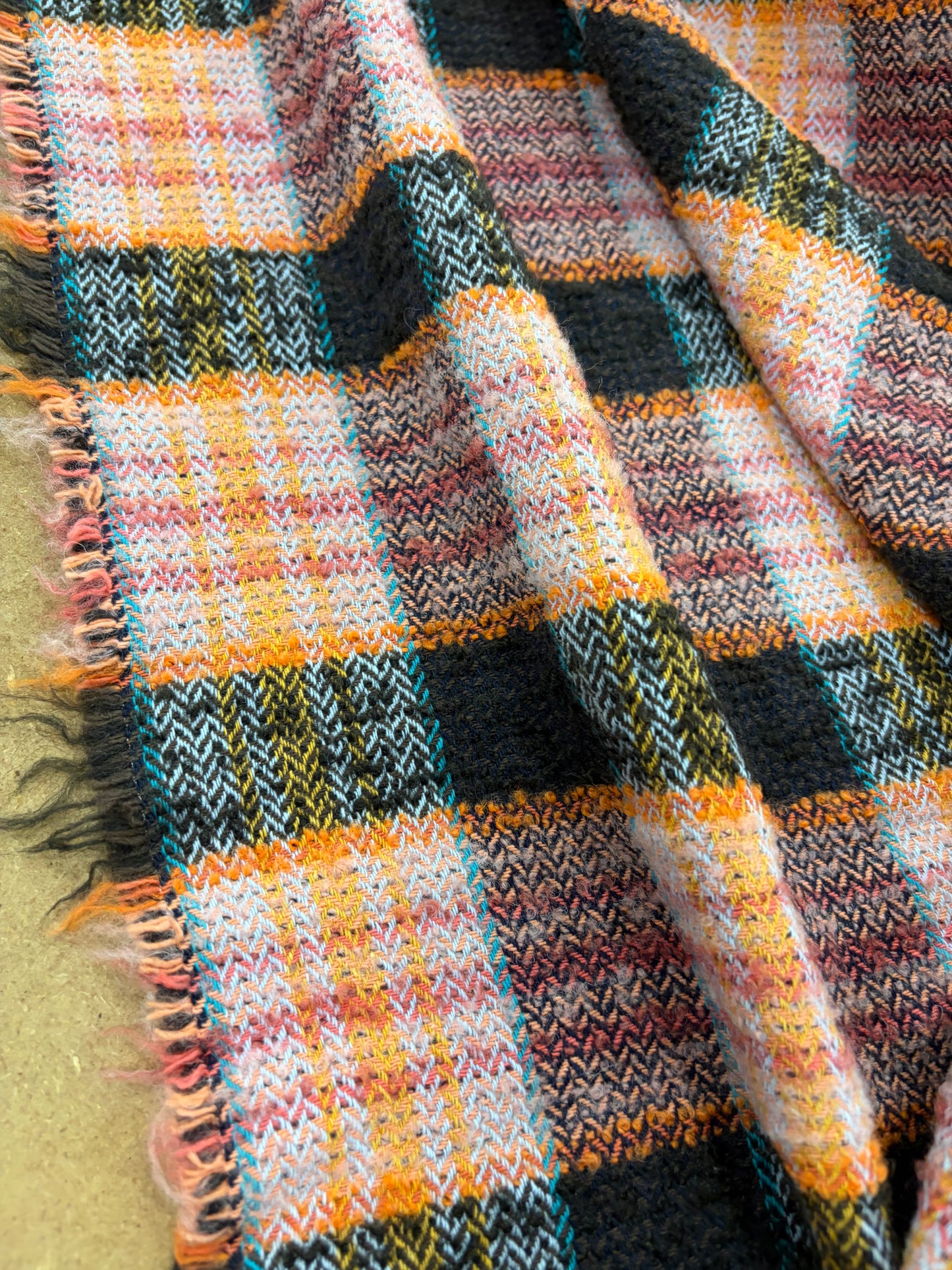 EDDY 016 checkered shetland wool tweed