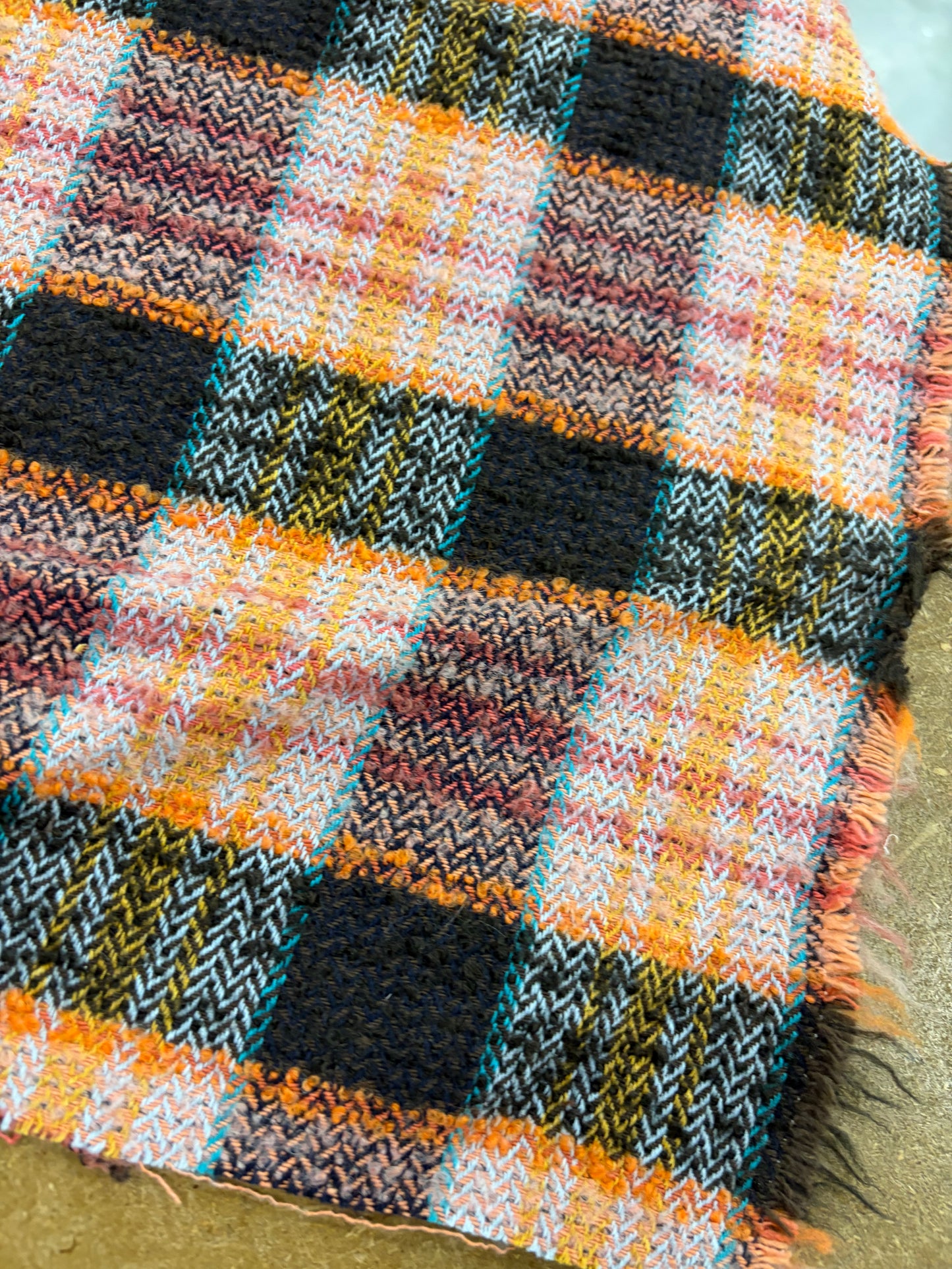 EDDY 016 checkered shetland wool tweed