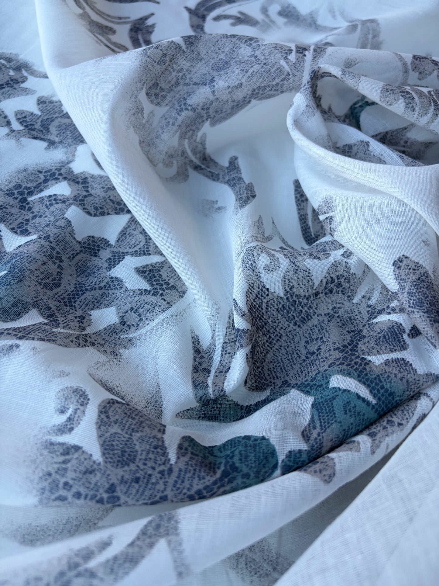 MIA 023 flowers/lace print cotton voile