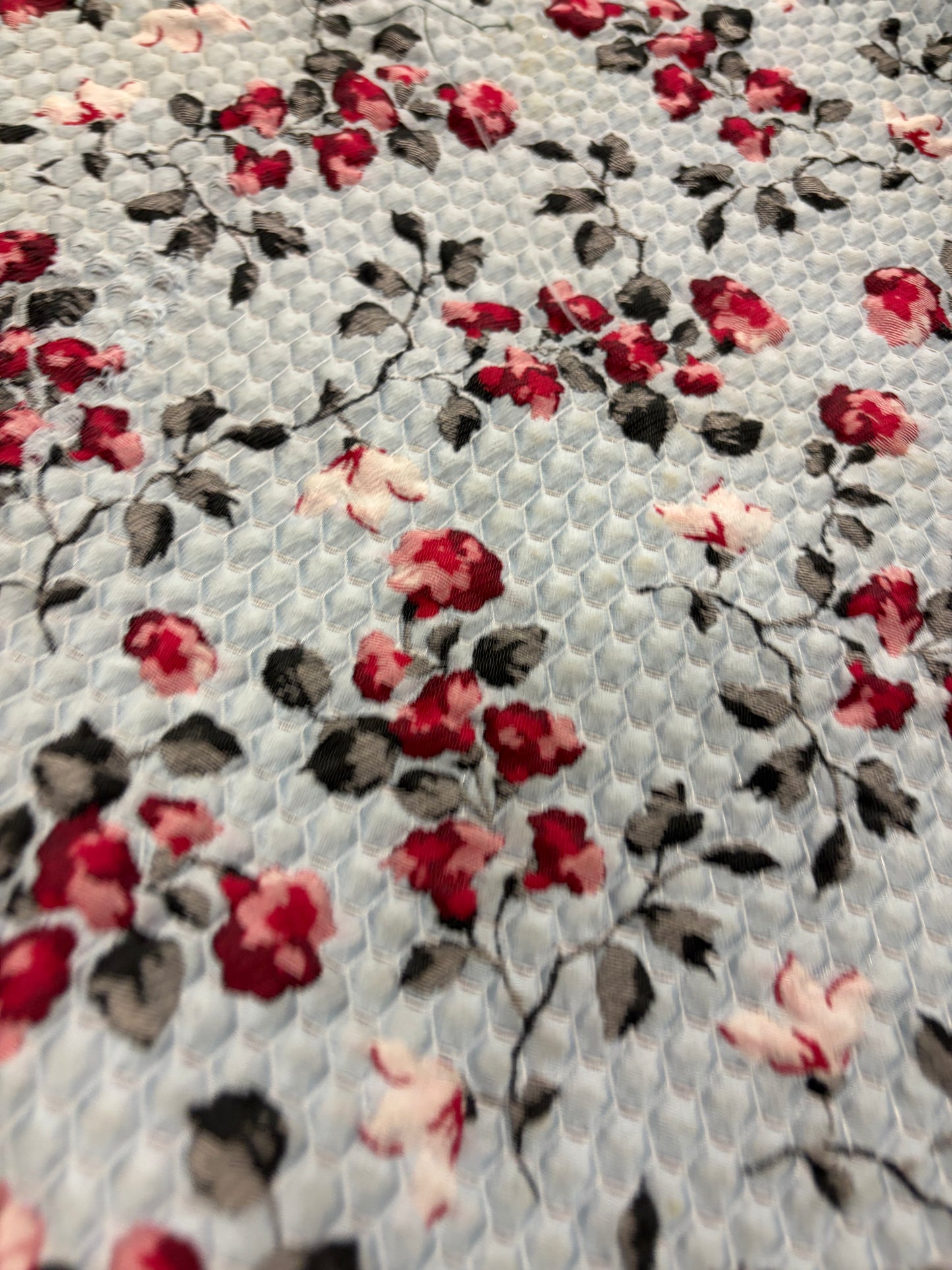EDDY 020 shiny structured jacquard with flowers