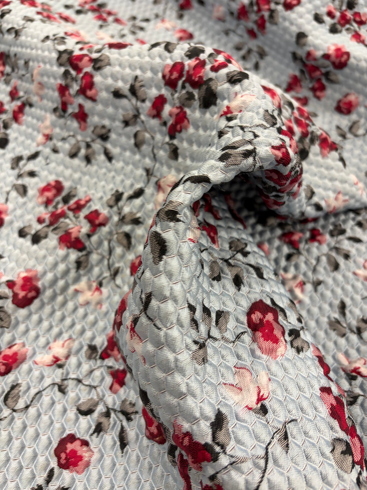 EDDY 020 shiny structured jacquard with flowers