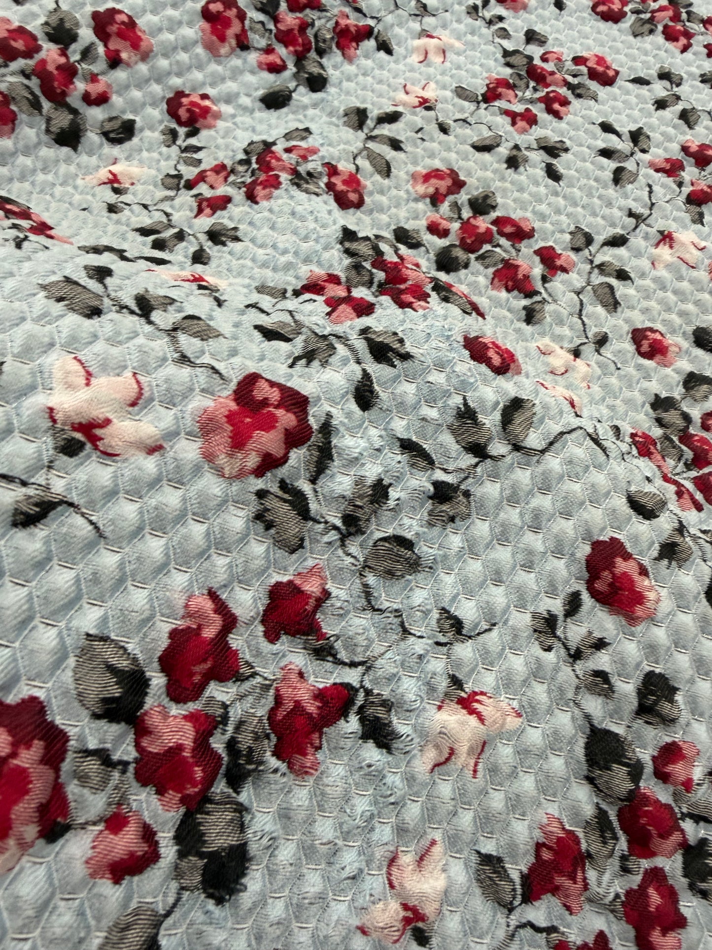 EDDY 020 shiny structured jacquard with flowers