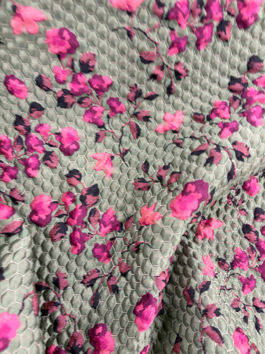 EDDY 021 shiny structured jacquard with flowers