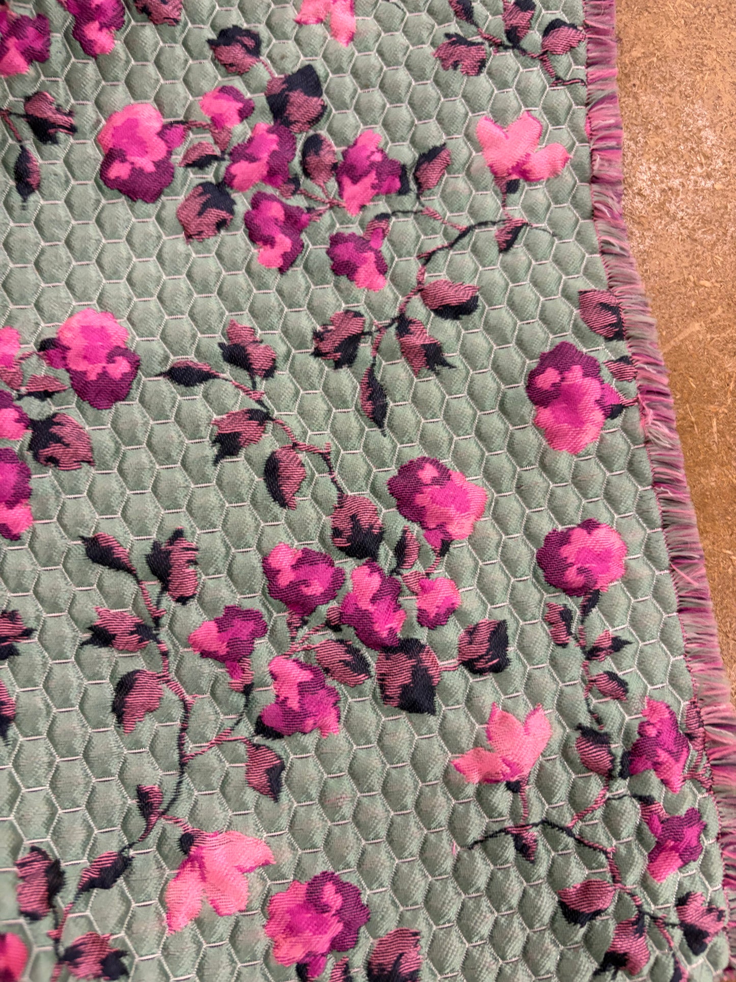 EDDY 021 shiny structured jacquard with flowers