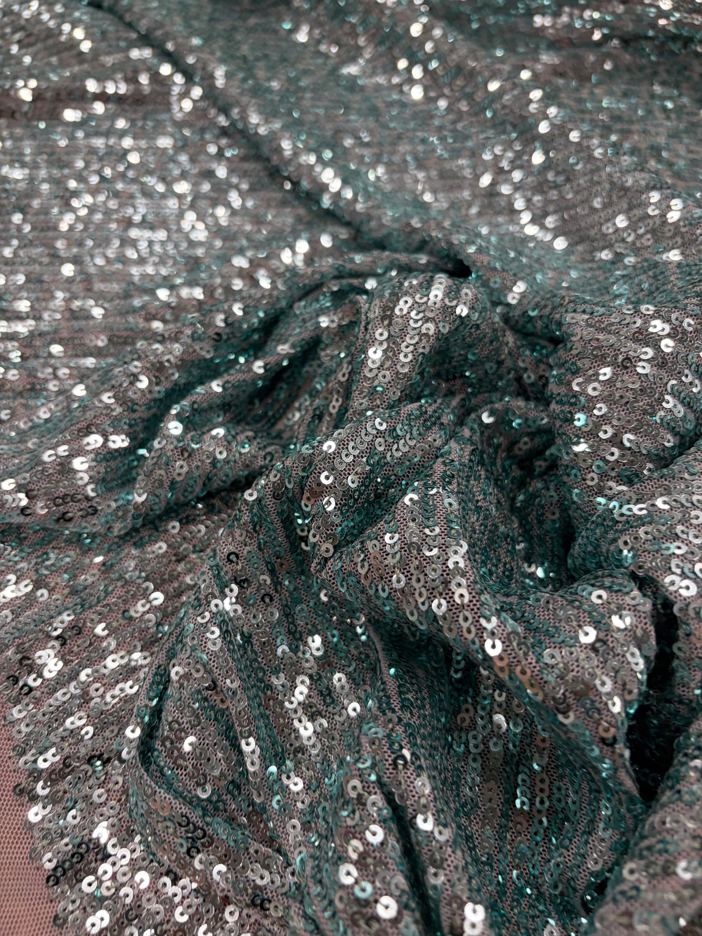 EDDY 023 mesh sequins emerald green
