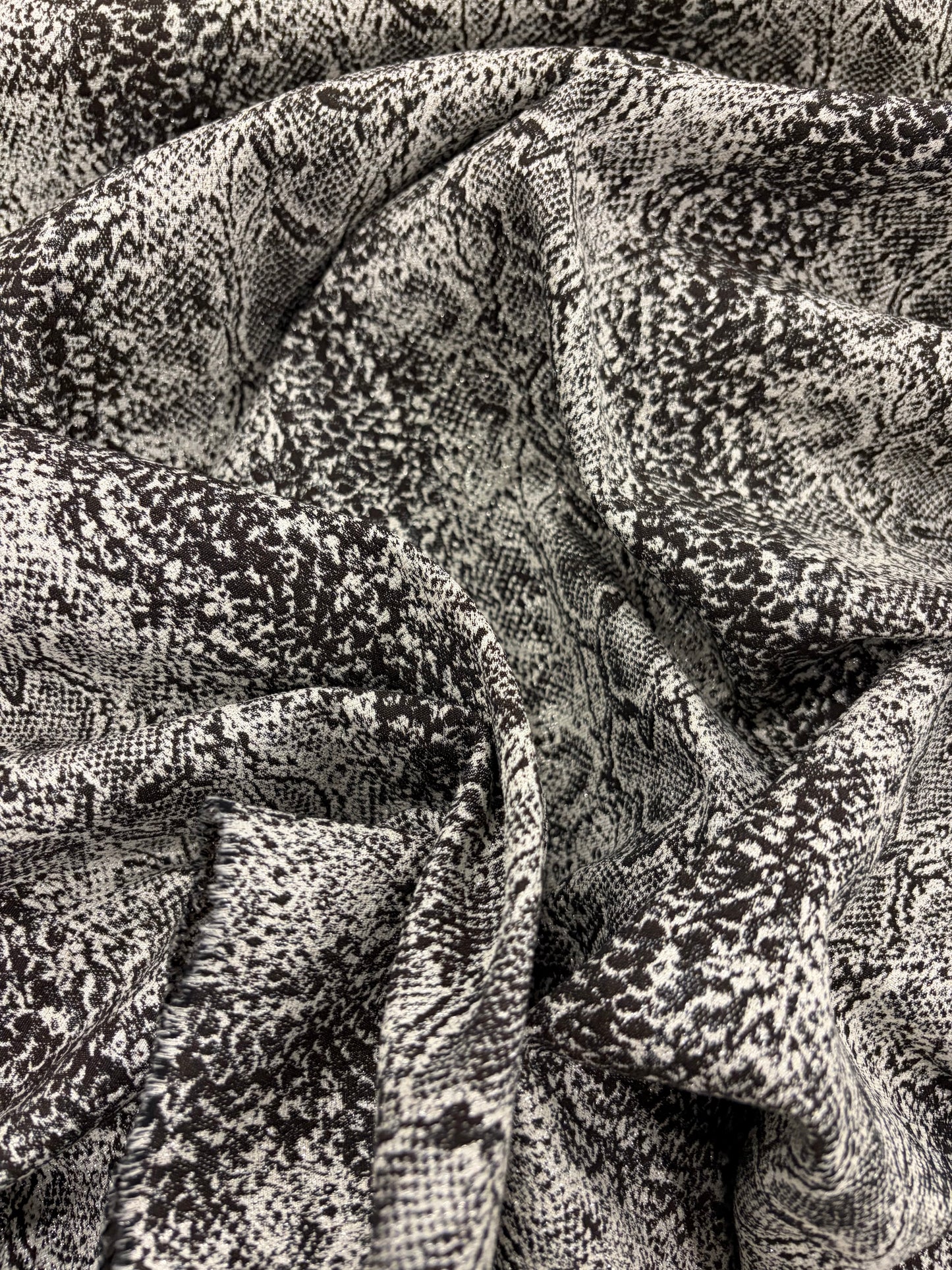 EDDY 024 shiny snake stretch jacquard