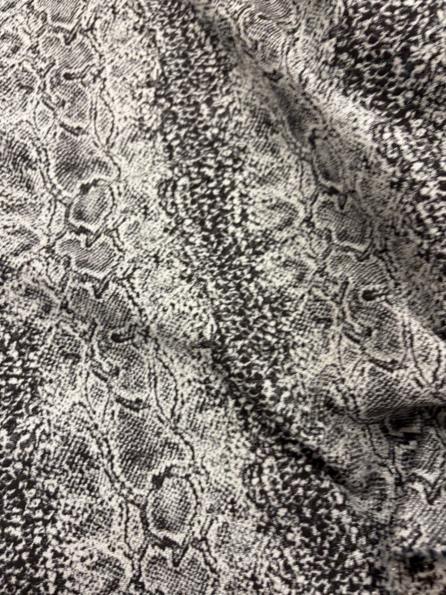 EDDY 024 shiny snake stretch jacquard