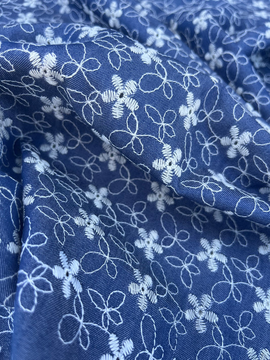 TERESA 005 Jeans with embroidery dis 62