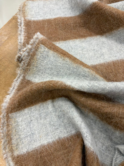 EDDY 025 knitted wool with horizontal stripes