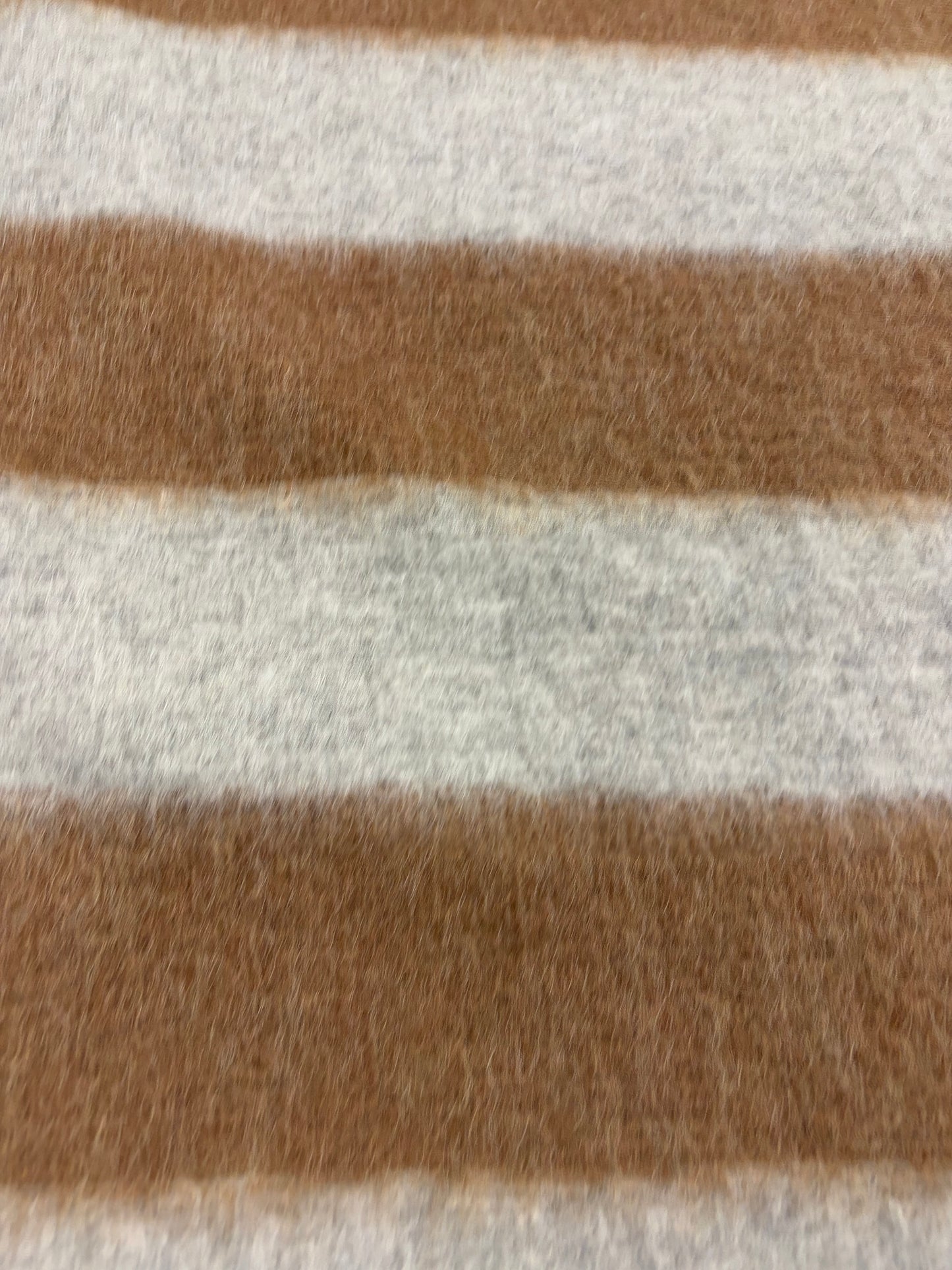 EDDY 025 knitted wool with horizontal stripes