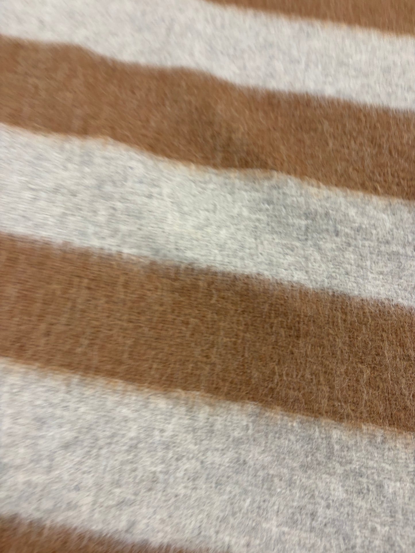 EDDY 025 knitted wool with horizontal stripes