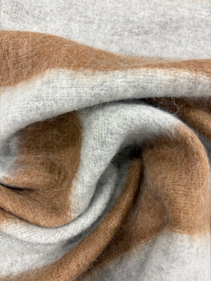 EDDY 025 knitted wool with horizontal stripes