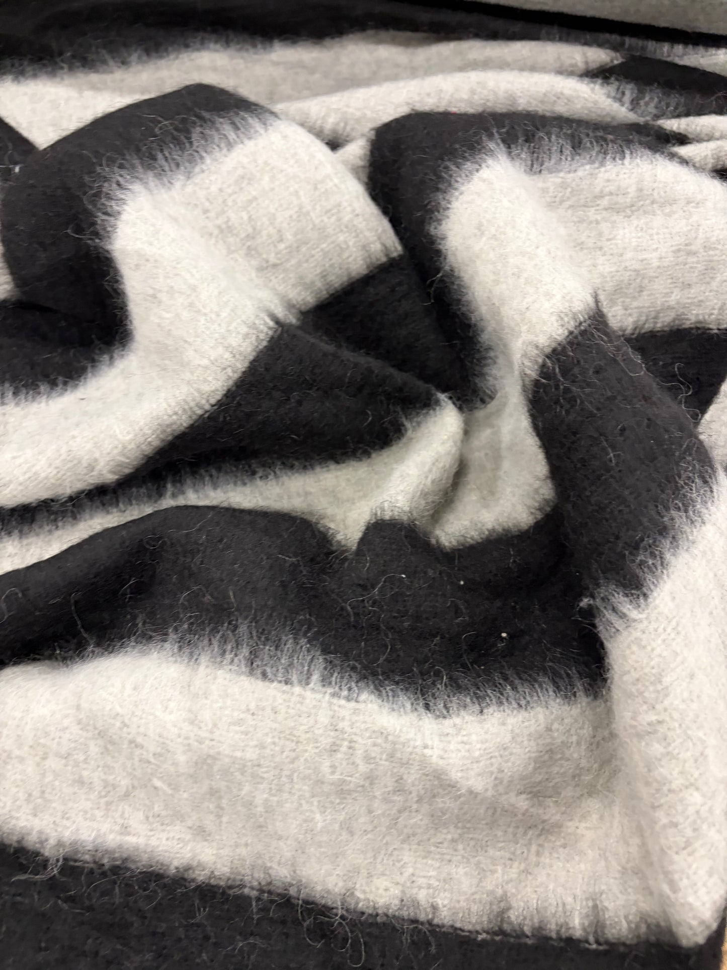 EDDY 026 knitted wool with horizontal stripes