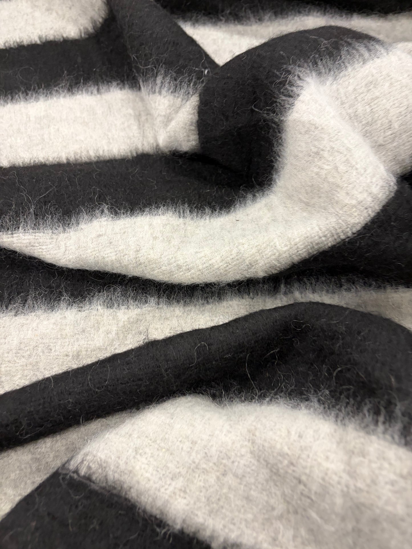 EDDY 026 knitted wool with horizontal stripes