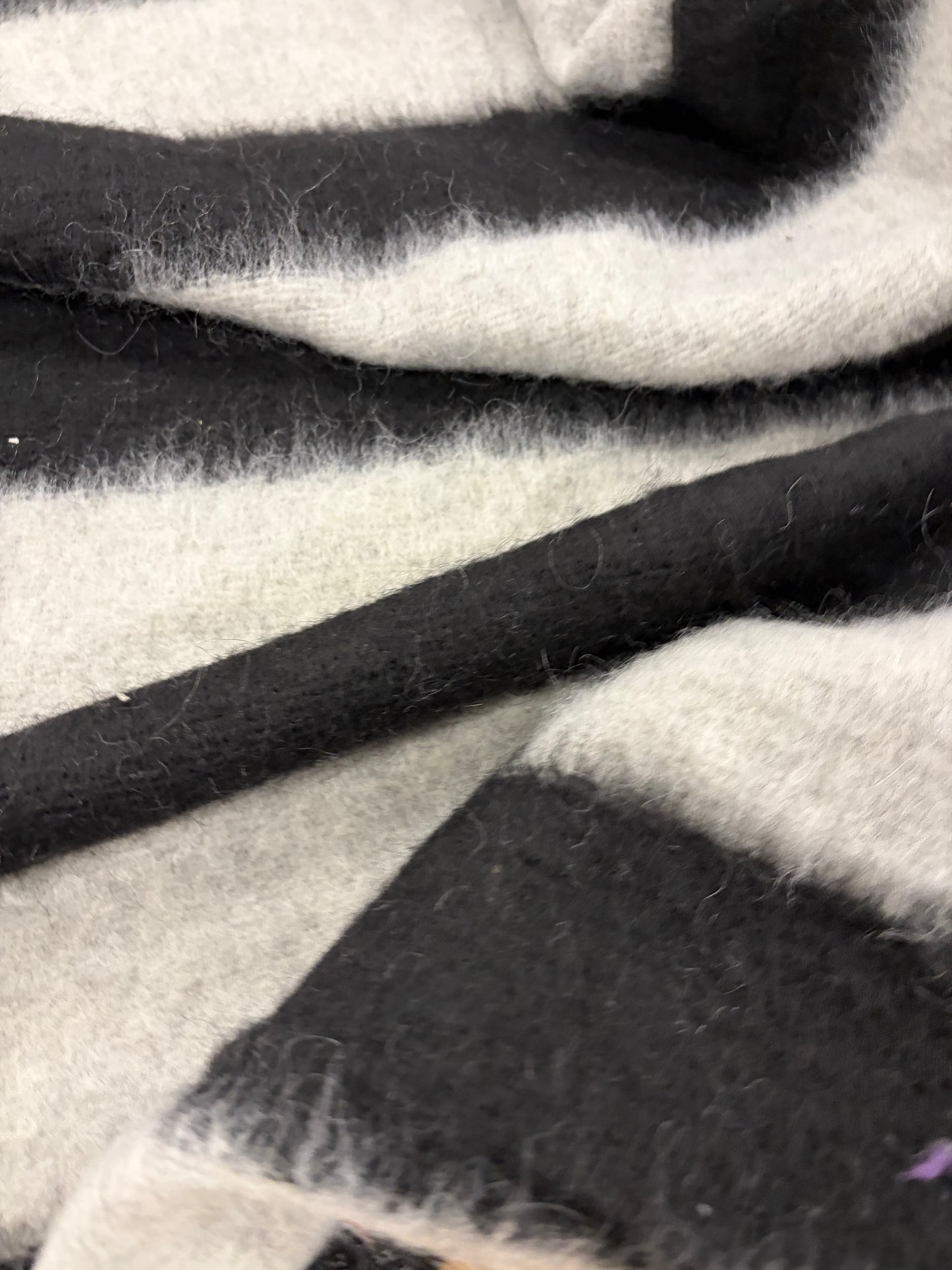 EDDY 026 knitted wool with horizontal stripes