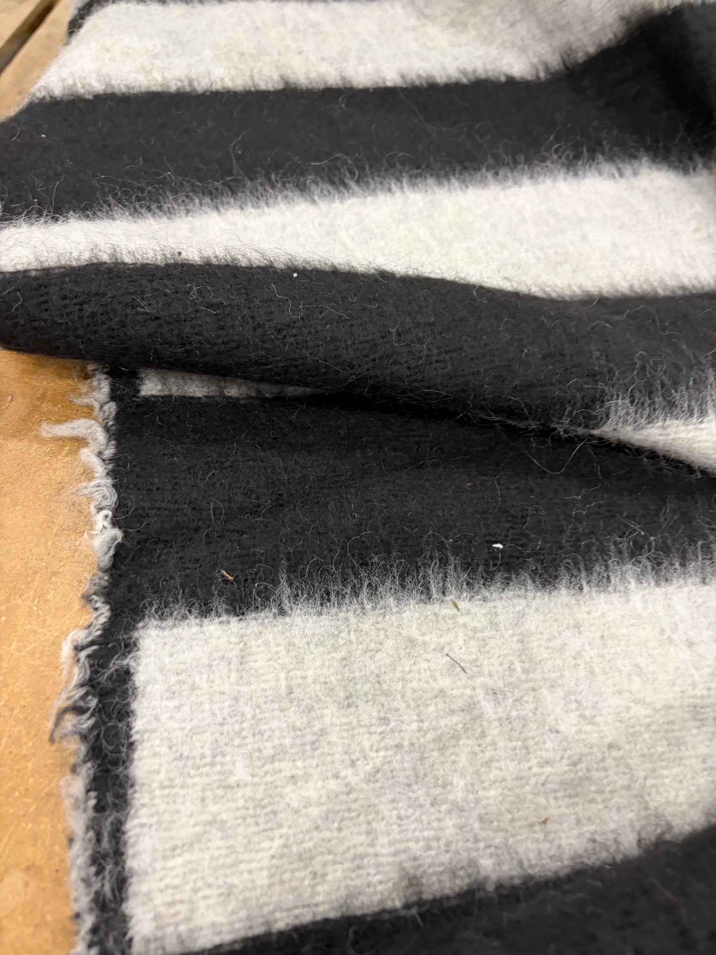 EDDY 026 knitted wool with horizontal stripes