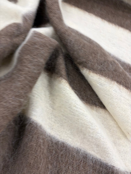 EDDY 027 knitted wool with horizontal stripes