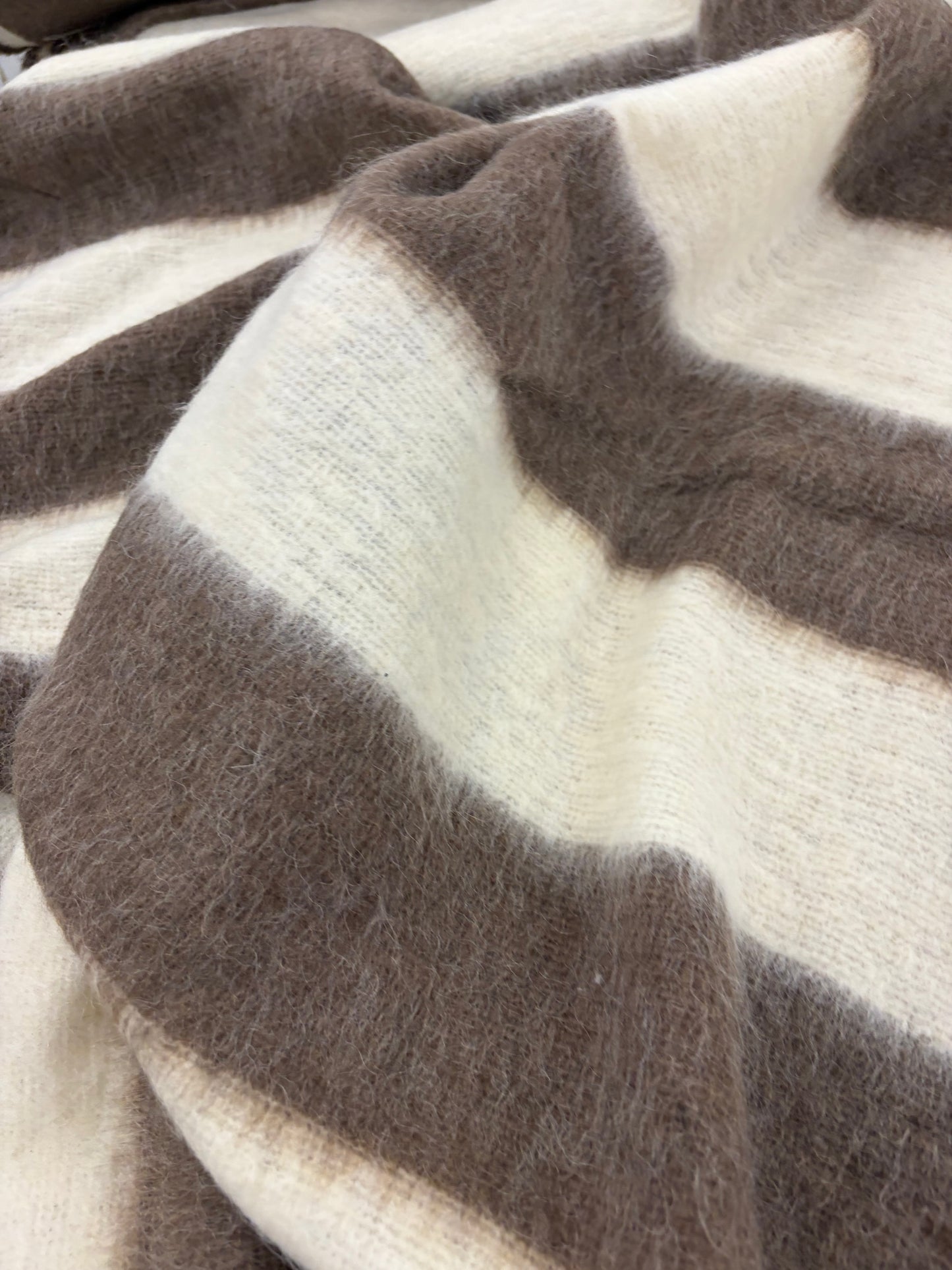 EDDY 027 knitted wool with horizontal stripes