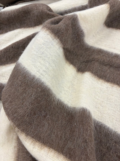 EDDY 027 knitted wool with horizontal stripes