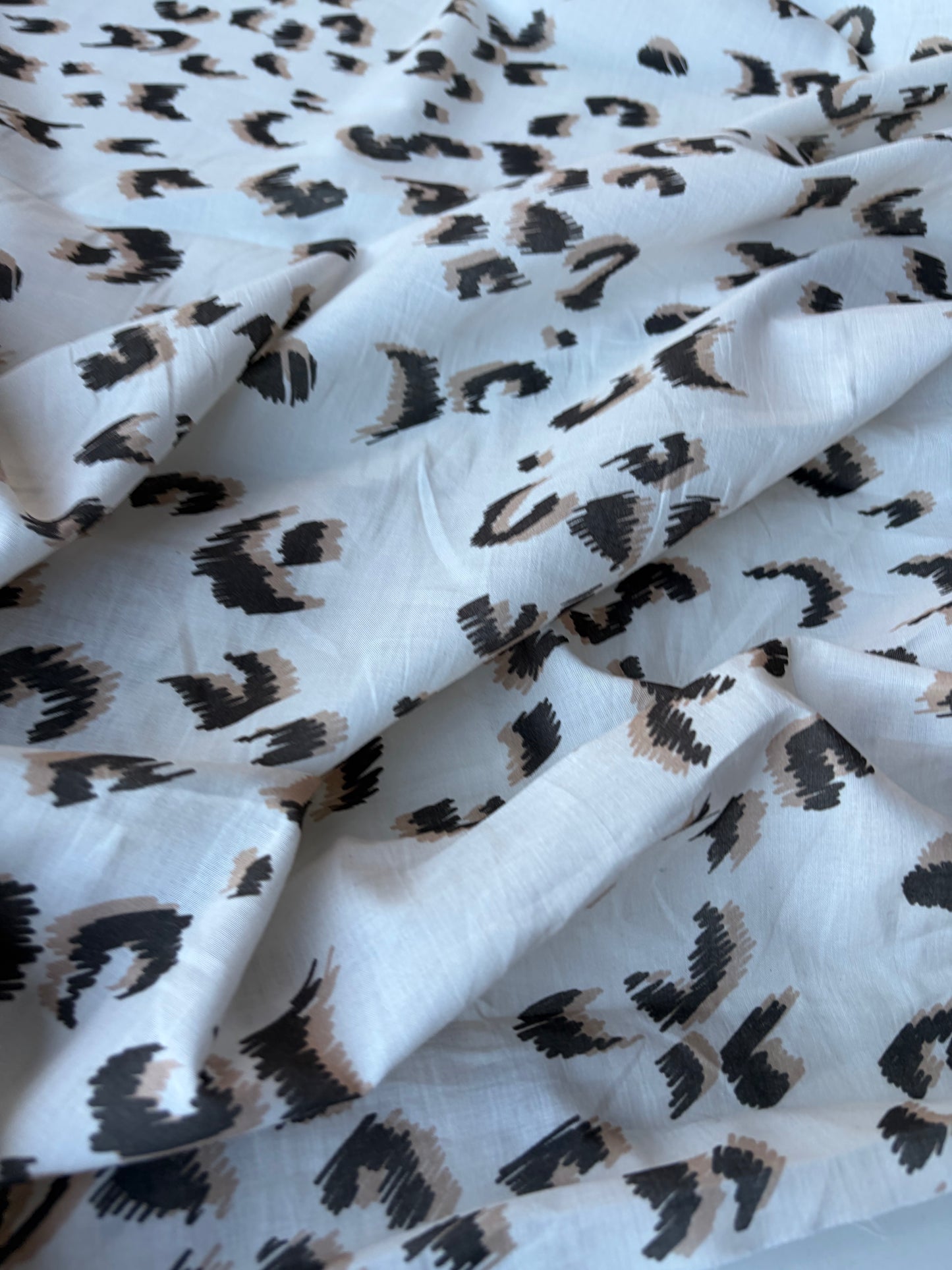 MIA 034 artificial animalier print cotton voile