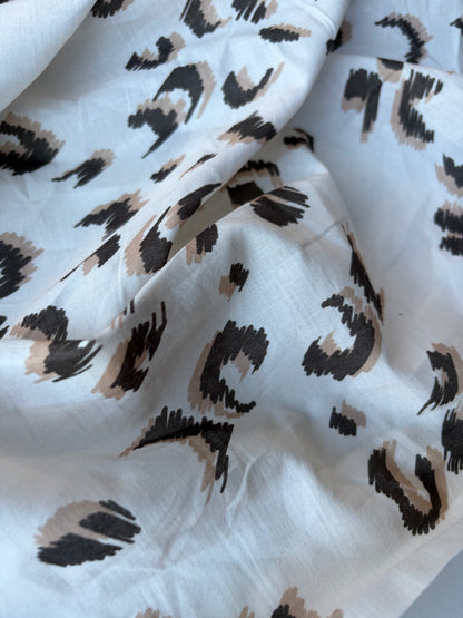 MIA 034 artificial animalier print cotton voile