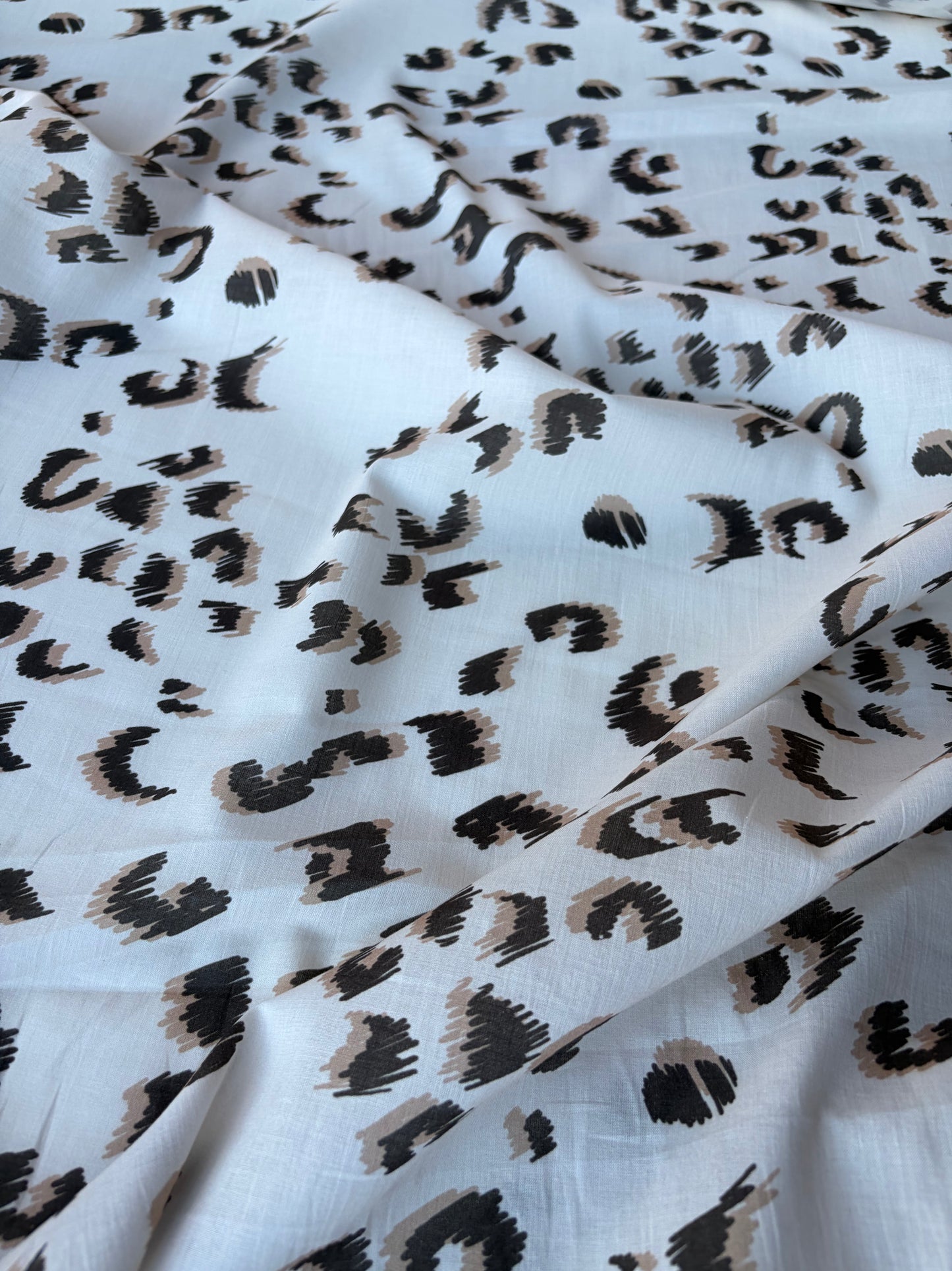 MIA 034 artificial animalier print cotton voile