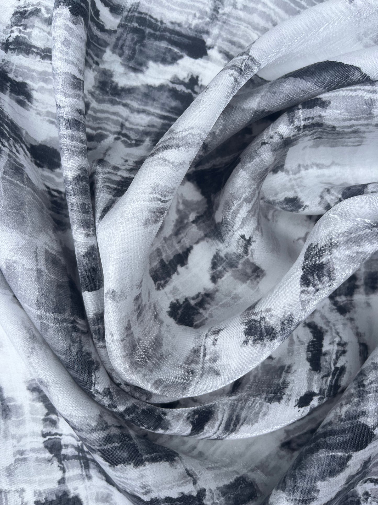 TERESA 013 shiny viscose abstract print grey