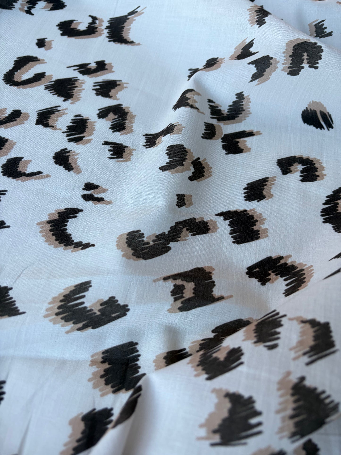 MIA 034 artificial animalier print cotton voile