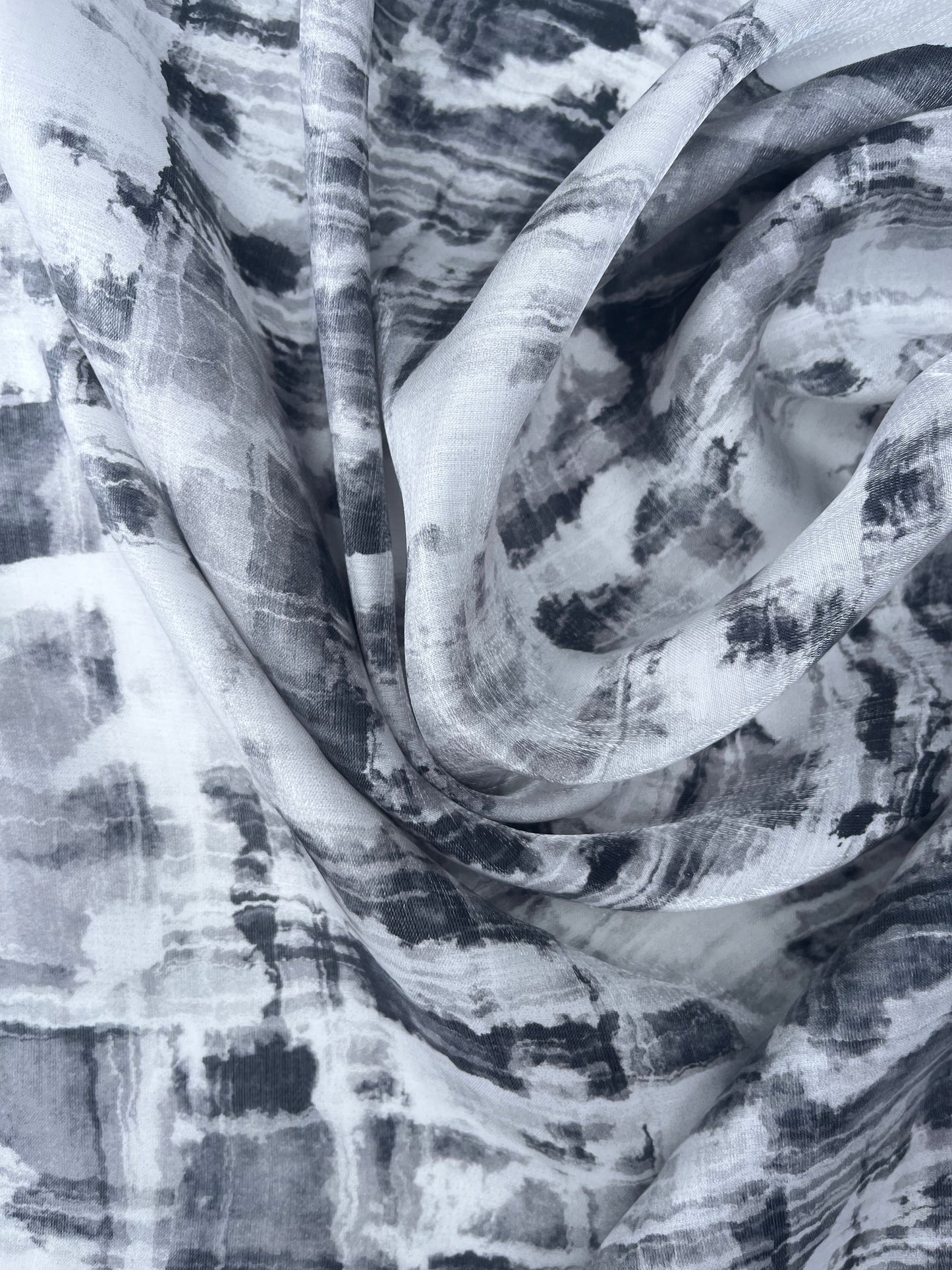TERESA 013 shiny viscose abstract print grey