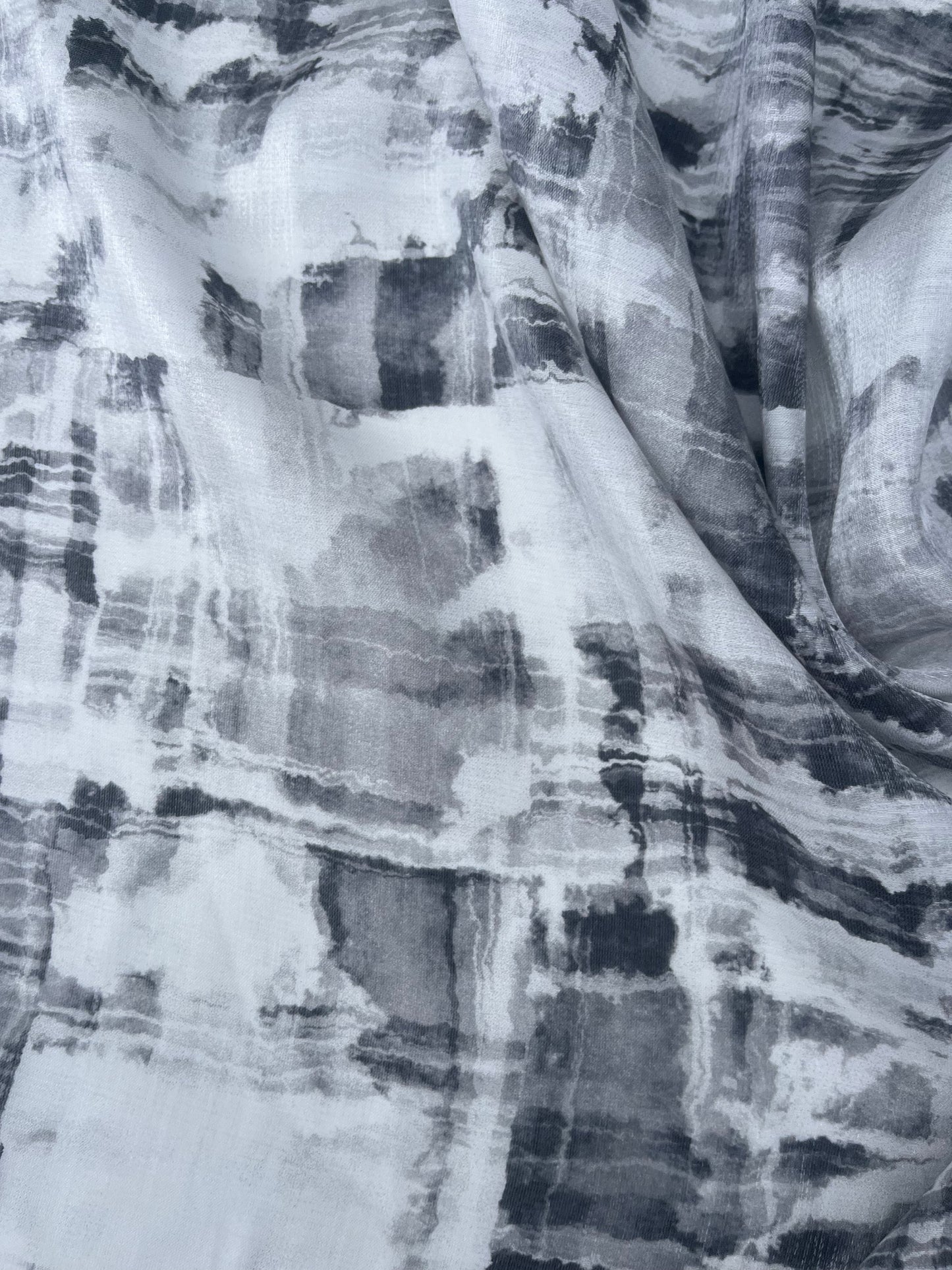 TERESA 013 shiny viscose abstract print grey