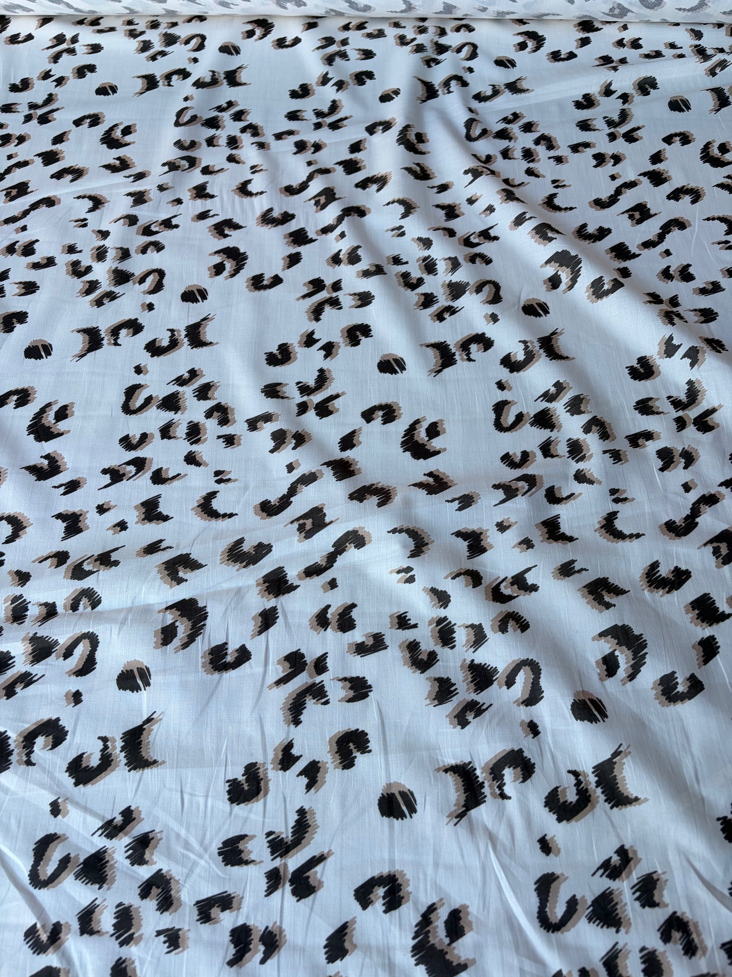 MIA 034 artificial animalier print cotton voile