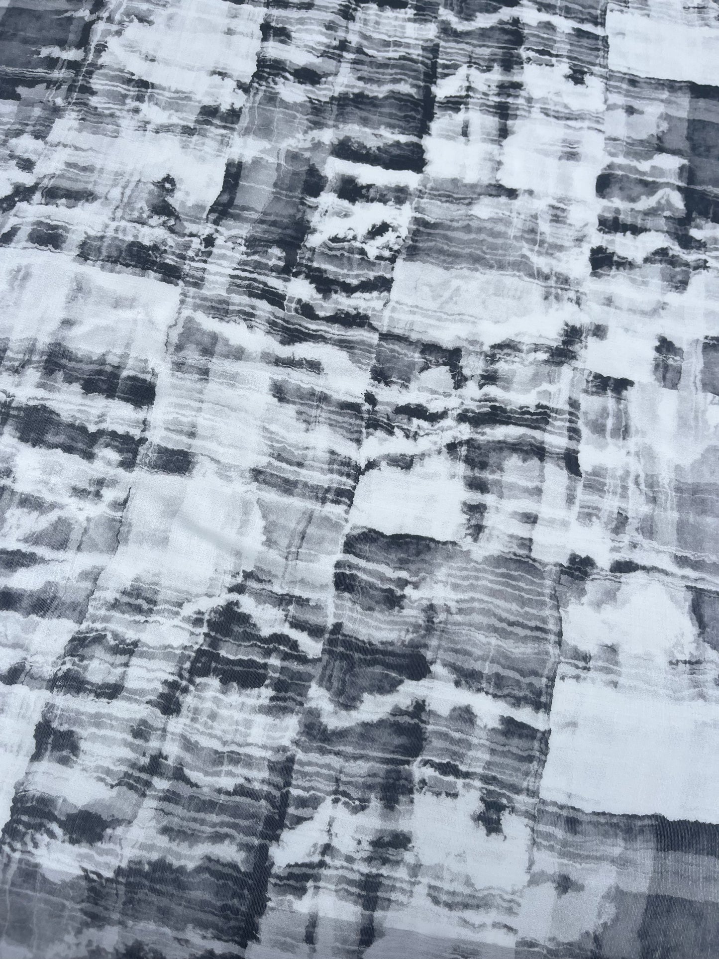 TERESA 013 shiny viscose abstract print grey