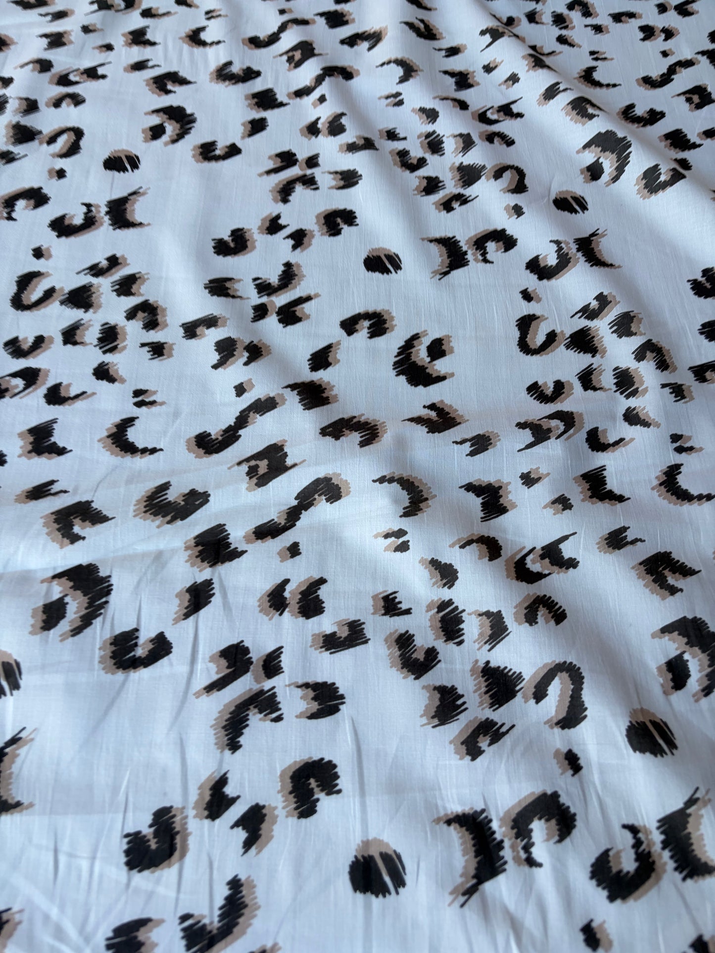 MIA 034 artificial animalier print cotton voile
