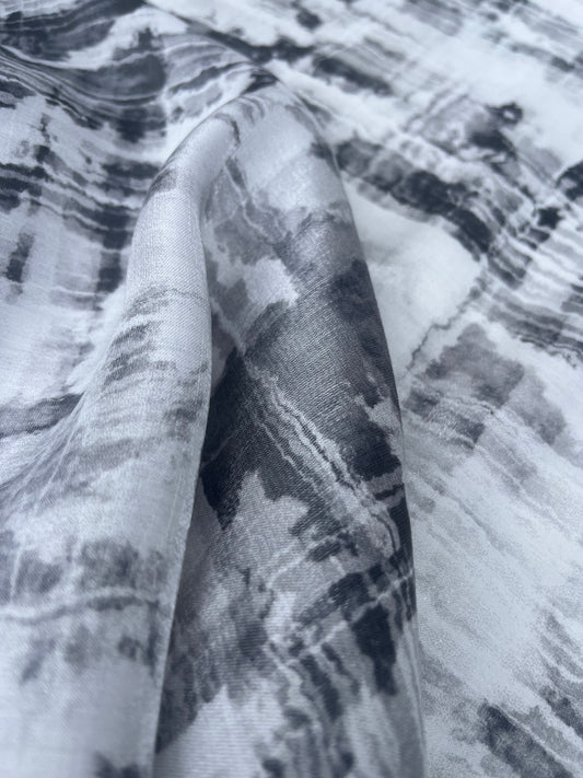 TERESA 013 shiny viscose abstract print grey