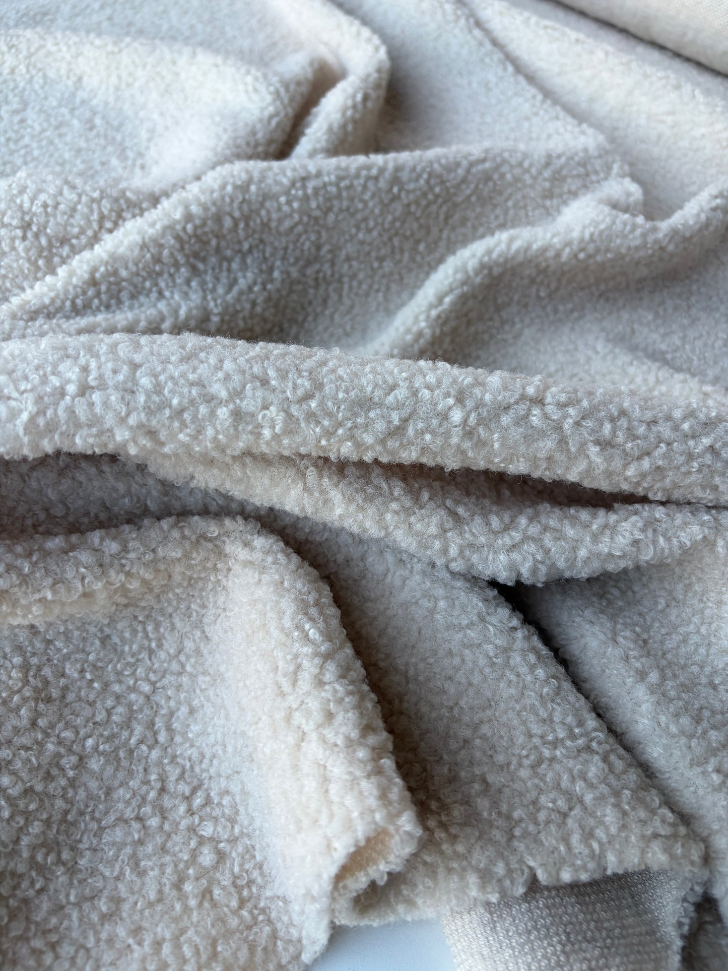 MIA 036 soft bouclette with wool off-white