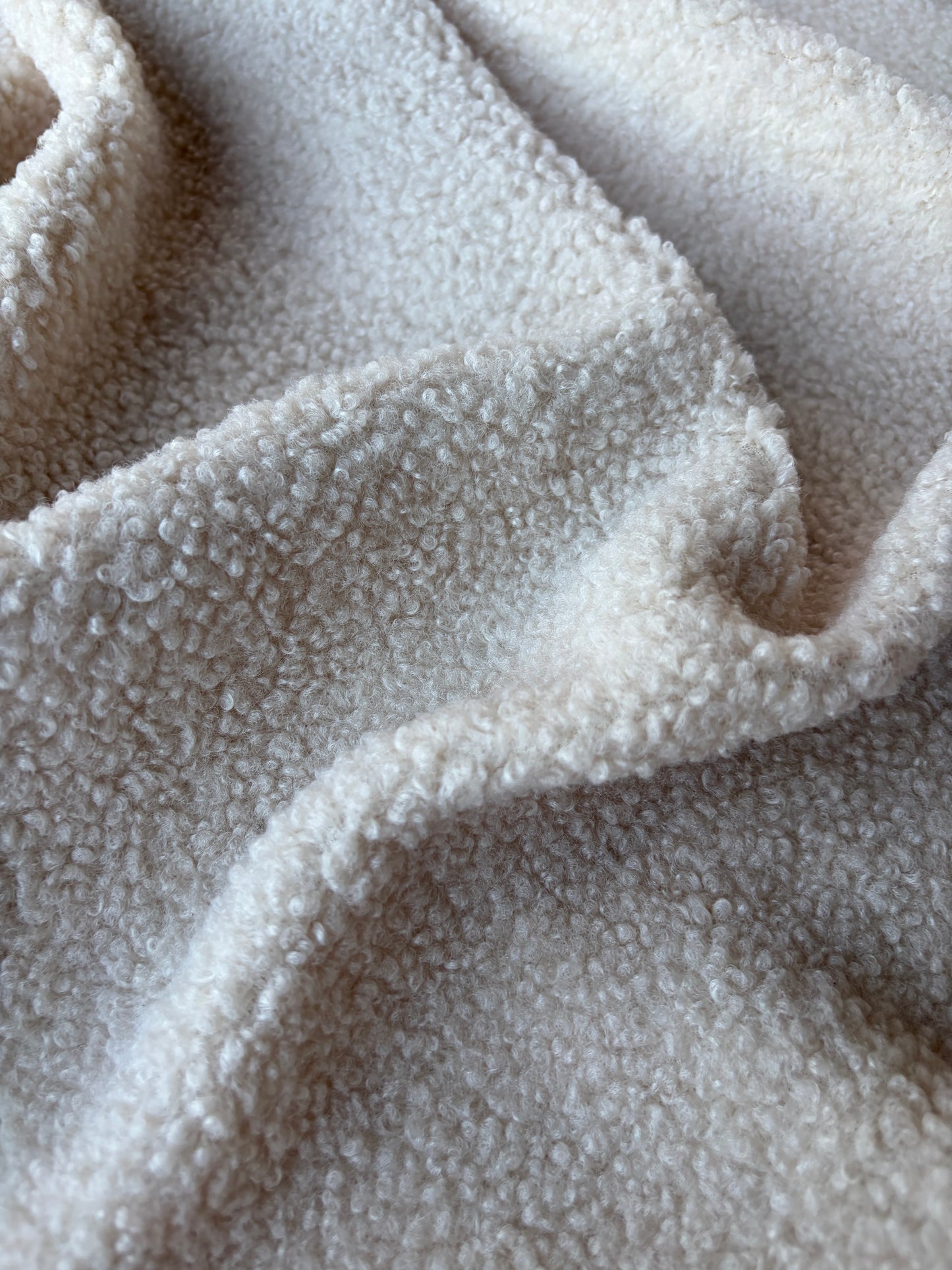 MIA 036 soft bouclette with wool off-white