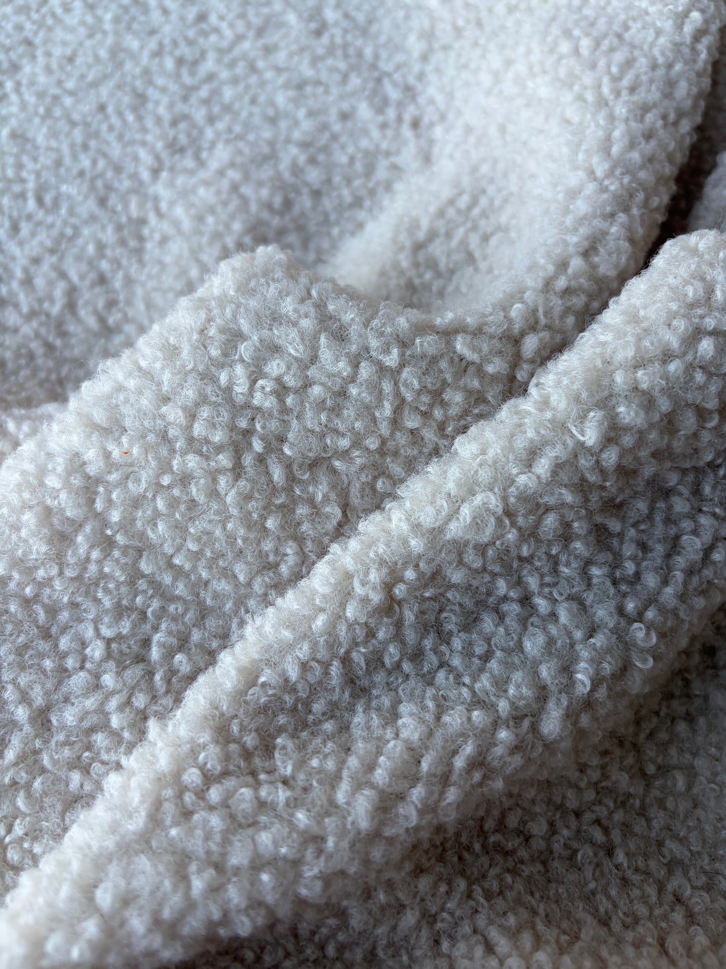 MIA 036 soft bouclette with wool off-white