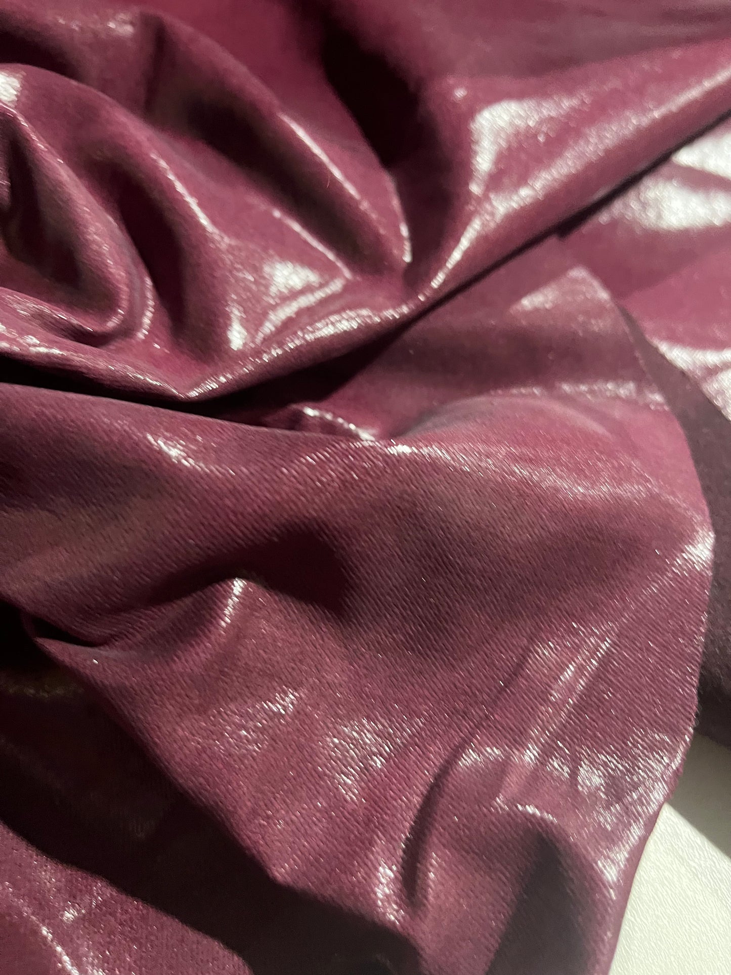 SHAFTY 007 denim with shiny coating burgundy