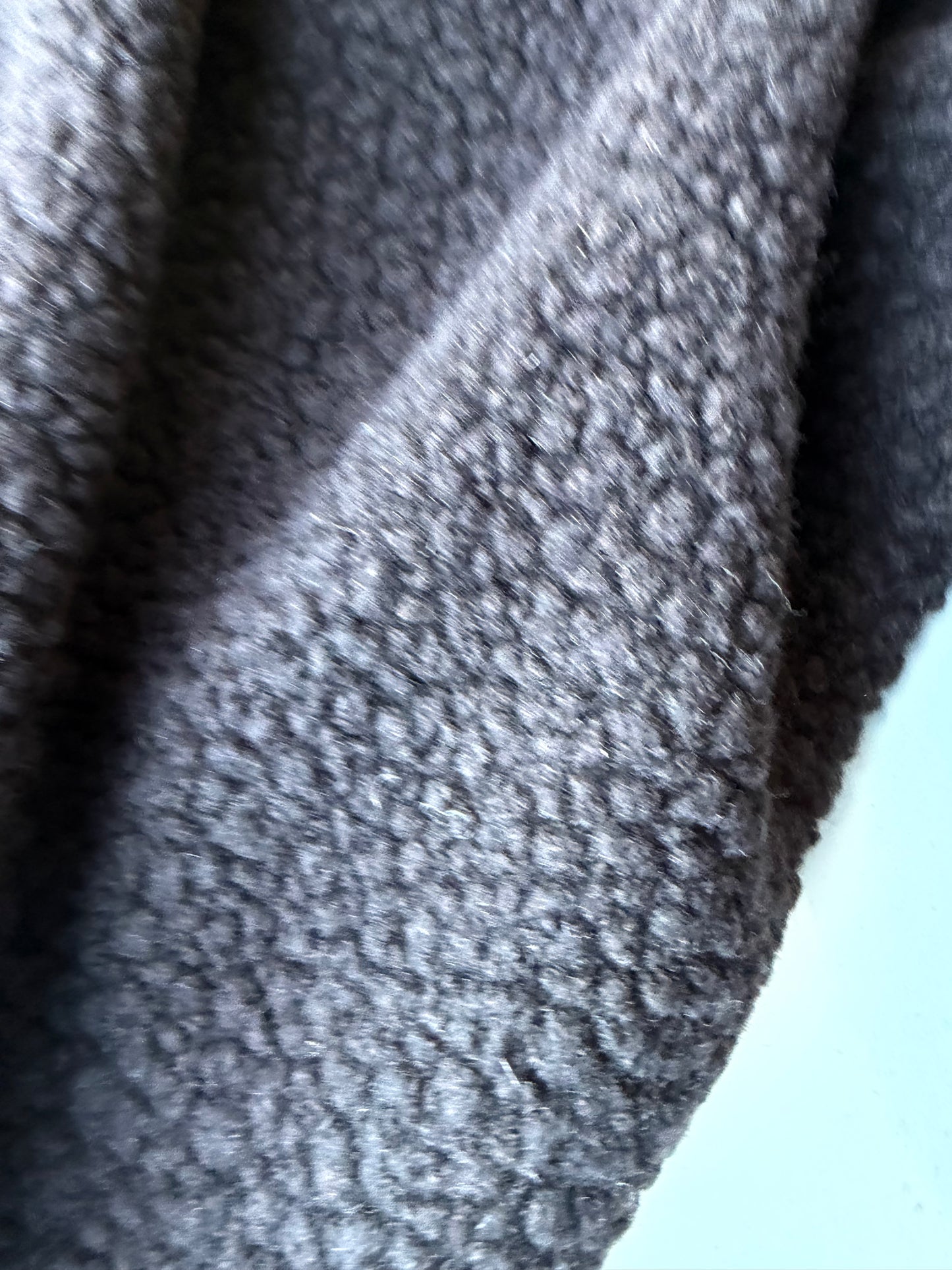 MIA 038 soft bouclette with wool black