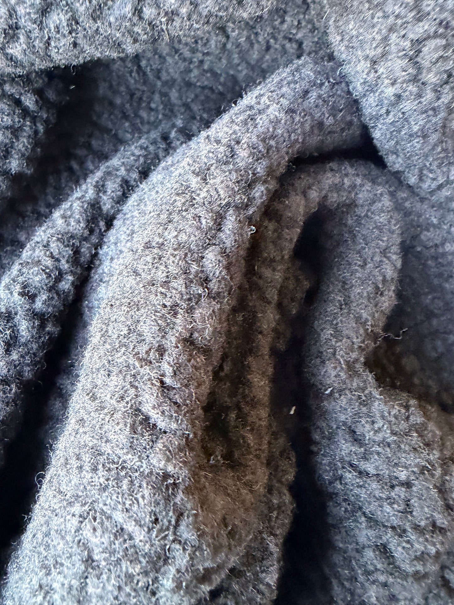 MIA 038 soft bouclette with wool black